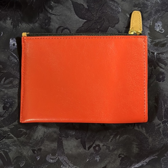 Coach Legacy Multi Color Navy/Red/Tan 🔑 holder. Has 2 pockets in the outside. - Picture 2 of 10